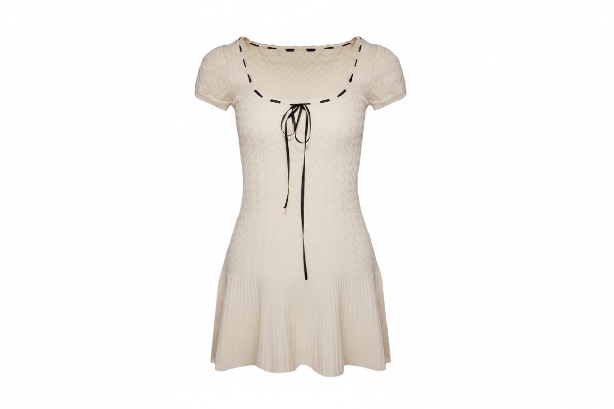 Sweet Short-sleeved Knitted Dress Waist-tight Sexy Square-neck