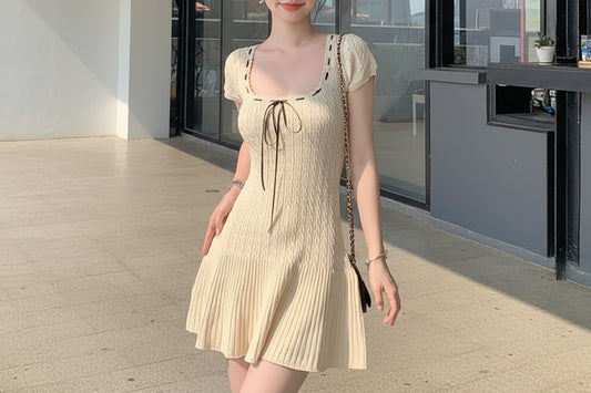 Sweet Short-sleeved Knitted Dress Waist-tight Sexy Square-neck